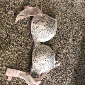 Victoria’s Secret angels 32c rhinestone lace bra